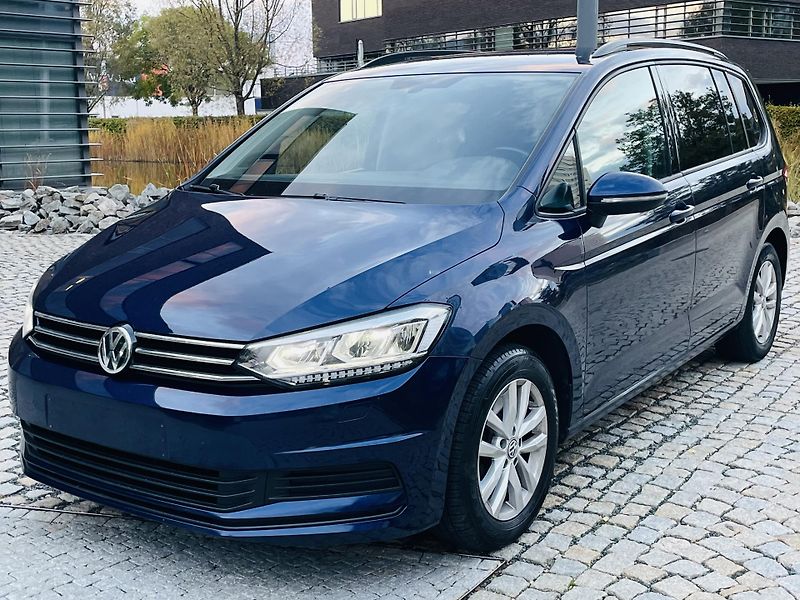 Volkswagen Touran 1.6TDI AUT SERVISKA 7MÍST LED  - fotka 4 z 42