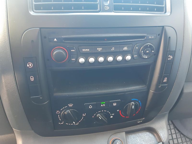 Fiat Scudo 2.0 JTD MULTIJET LONG 9míst - fotka 13 z 24