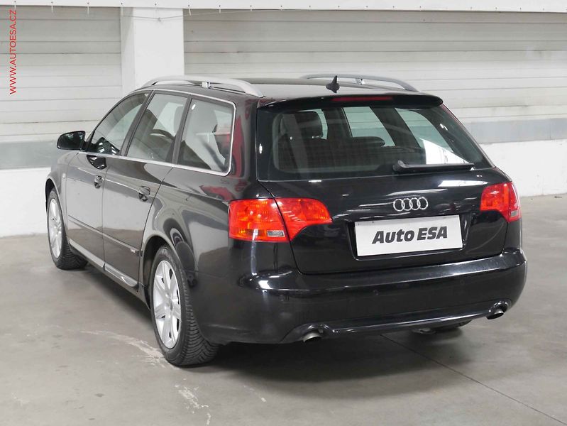 Audi A4 (2007) 2.0 TDI, AC, xenon - fotka 4 z 21