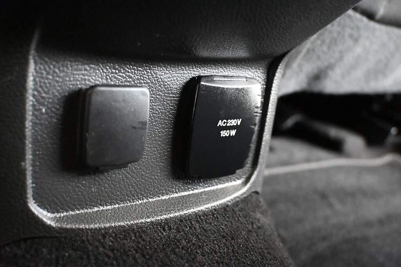 Ford Mondeo (2021) 2.0 140 KW LED SONY Titanium T - fotka 29 z 39