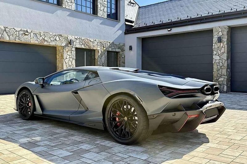 Mercedes-Benz SLS AMG Black Series.