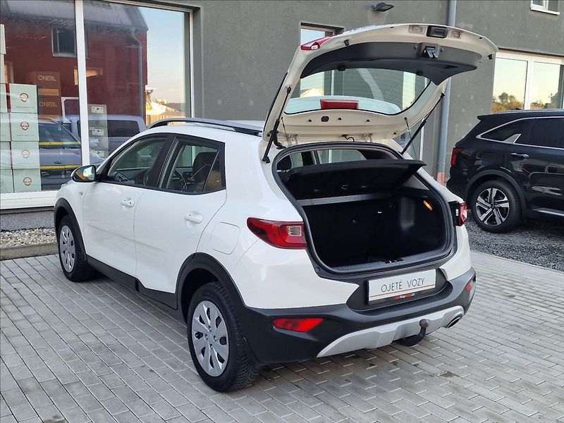 Kia Stonic 1.2 DPI 62kW Comfort,ČR,1.Maj - fotka 38 z 47