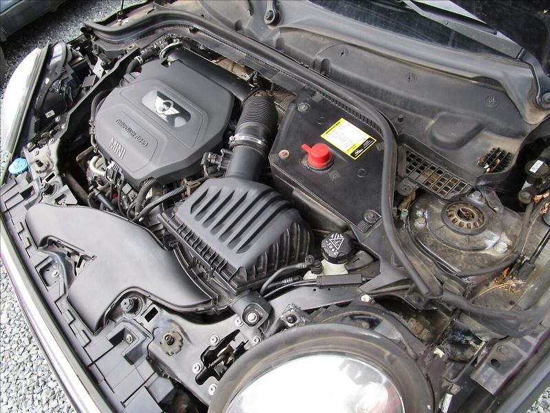Mini Cooper 1.5D, automat, kůže - fotka 36 z 38
