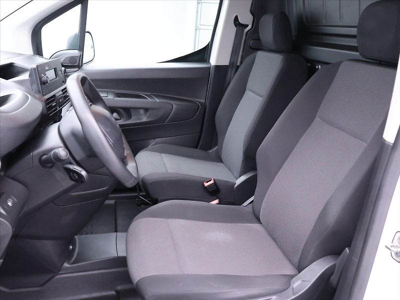 Peugeot Partner 1,2 PT 81kW Klima L1 CZ DPH - fotka 10 z 34