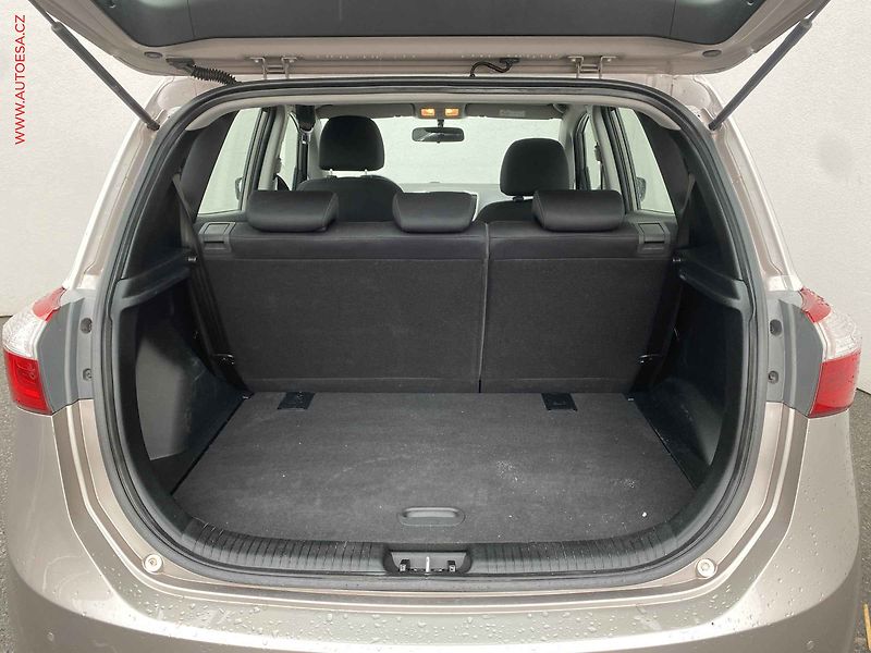 Hyundai ix20 (2016) 1.6 GDi, ČR, AT, park.čidla - fotka 7 z 18