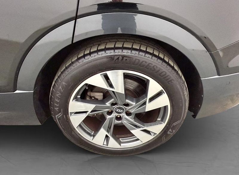 Audi e-tron 55 Quattro Vzduch Ambient Taž - fotka 21 z 23
