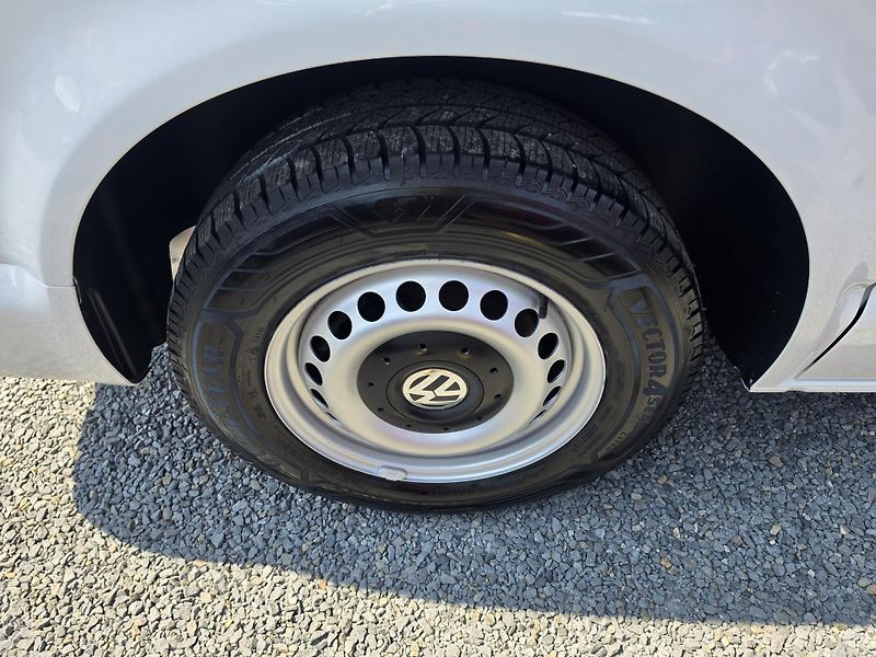 Volkswagen Multivan 2.0 TDI 103kw 7 Míst  TZ  - fotka 6 z 37