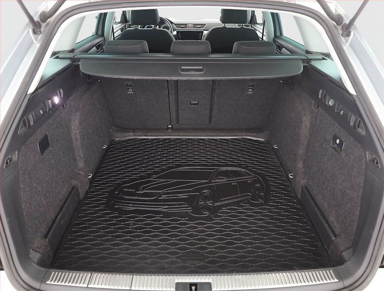 Škoda Superb (2020) 2.0 TDI, Serv.kniha, Tempomat - fotka 16 z 17
