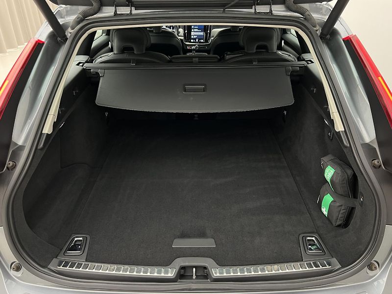 Volvo V90 CC D4 POLESTAR AWD AUT - fotka 5 z 44