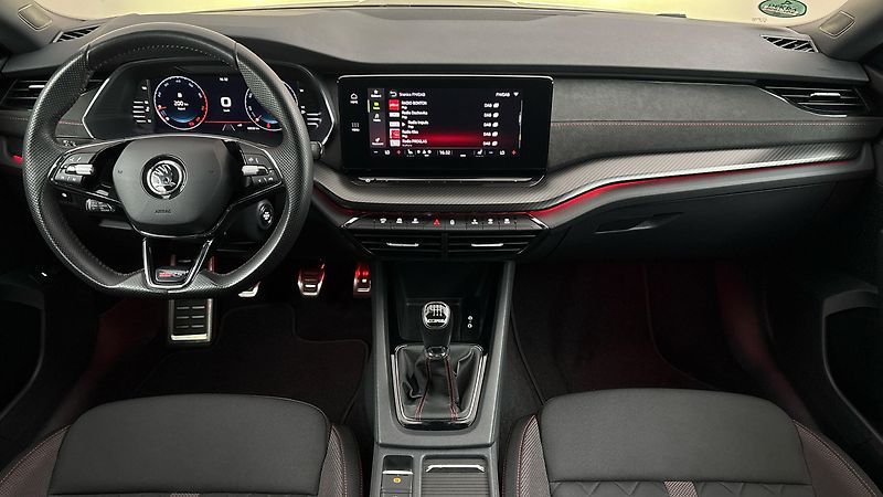 Škoda Octavia 2.0 TSI RS - fotka 8 z 27