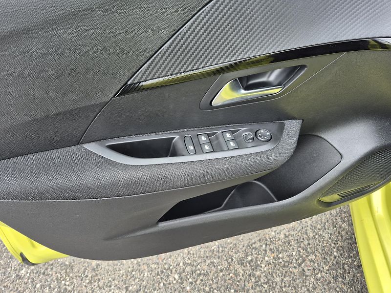 Peugeot 208 (2026) STYLE Turbo 100 MAN6    - fotka 12 z 21
