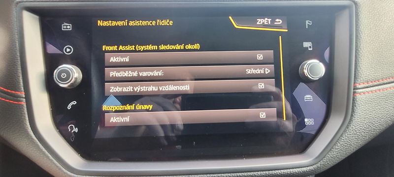 Seat Arona (2018) FR 1,5TSi 110kW benzín - fotka 26 z 47