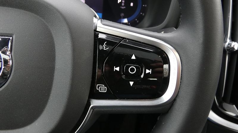 Volvo S60 B5 AWD Ultimate Dark - fotka 12 z 21