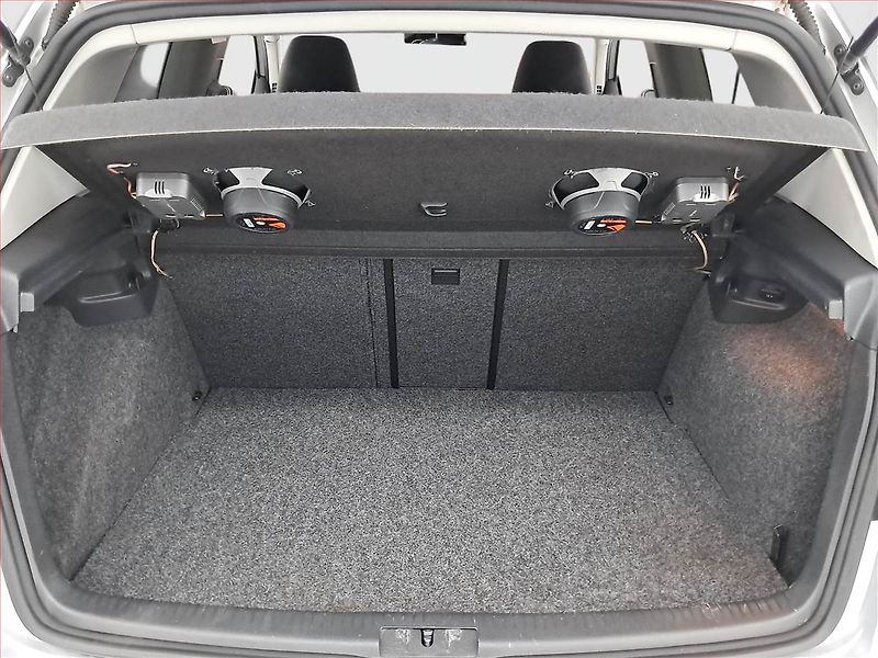 Volkswagen Golf (2010) 1.2 TSI, Navi, Tempomat - fotka 13 z 16
