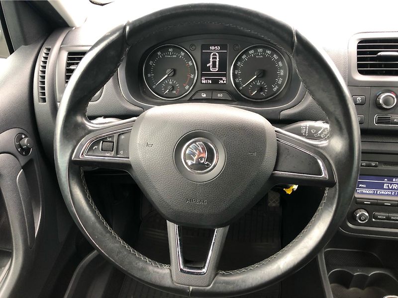 Škoda Fabia 1.2 HTP AMBITION - fotka 17 z 27