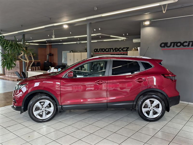 Nissan Qashqai 1.3 DIG-T 103kW KAMERA, PANO - fotka 4 z 25