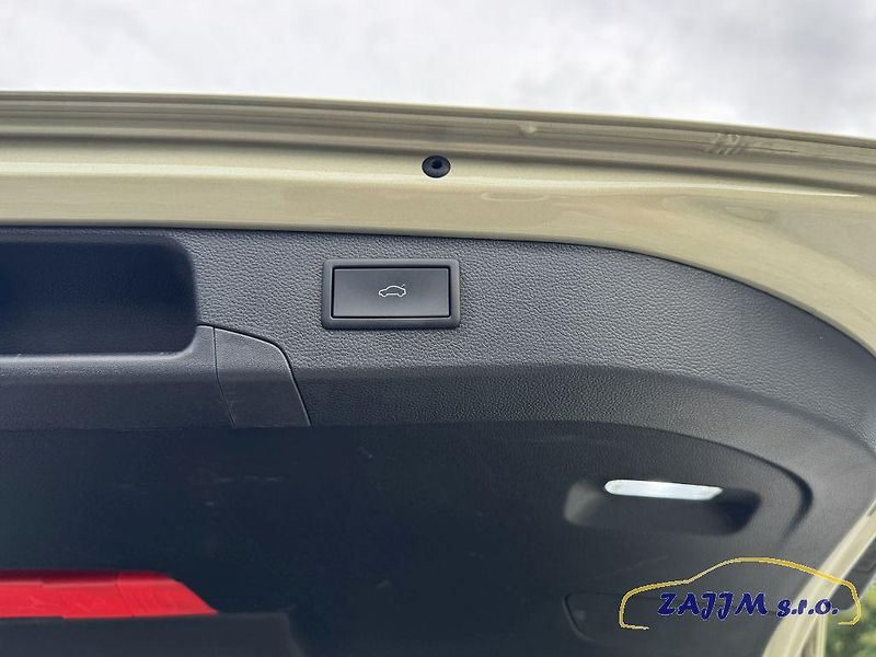Škoda Superb L&K 2.0TDI DSG - fotka 52 z 52