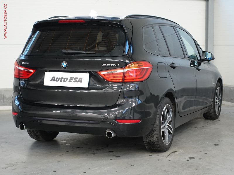 BMW Řada 2 (2017) 2.0d 220d xDrive, AT, navi - fotka 4 z 22