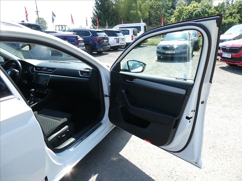 Škoda Superb 2,0 TDi 140kW DSG 4x4,STYLE,ČR - fotka 25 z 49