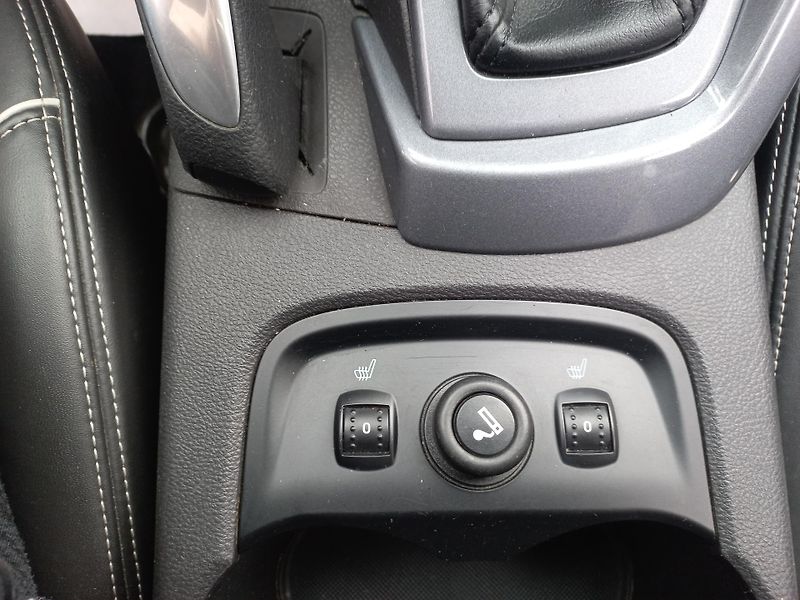Ford Focus (2011) 1.6i 110kW  - fotka 18 z 22