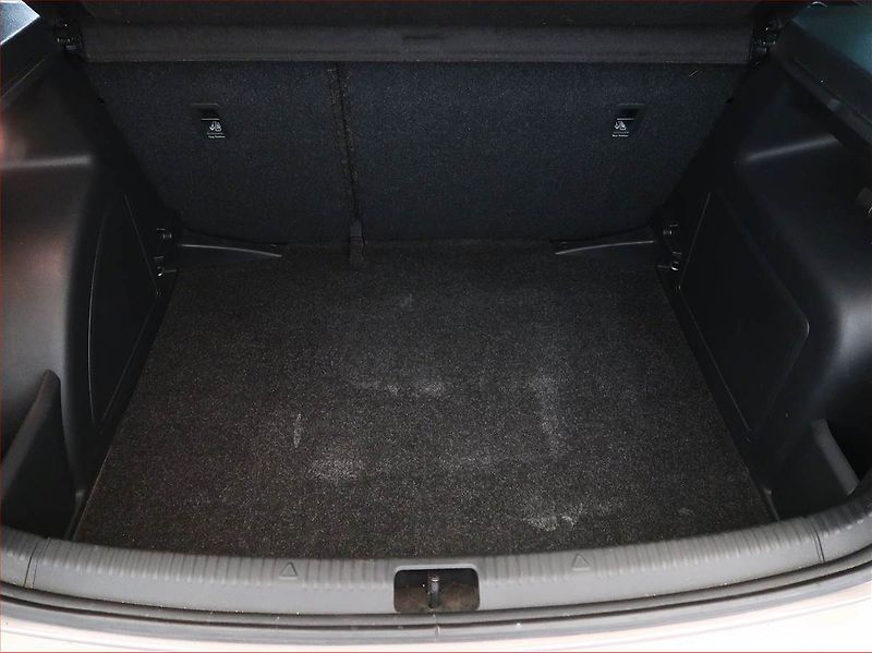 Škoda Rapid (2017) Spaceback 1.0 TSI, Tempomat - fotka 13 z 16