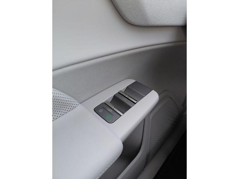 Volvo EX60 Ultra P10 380kW - fotka 23 z 31