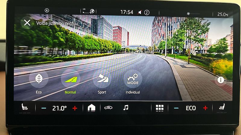 Škoda Enyaq 82 kWh AUT 80 Clever - fotka 28 z 29