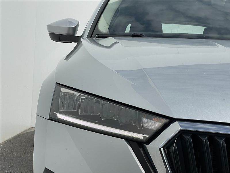 Škoda Octavia 2,0 TDI 4x4 DSG Ambition TAŽNÉ - fotka 21 z 23