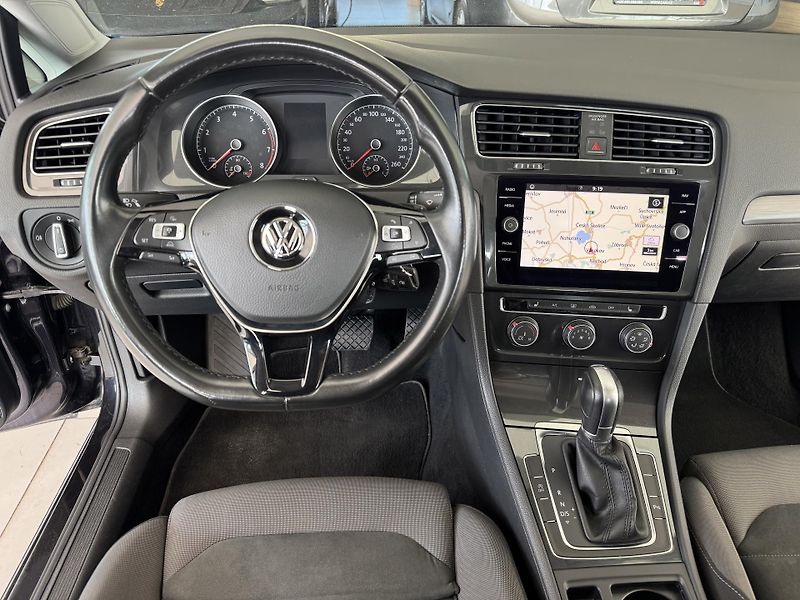 Volkswagen Golf 1,0TSI DSG*81kW*LED*Masáž - fotka 12 z 32