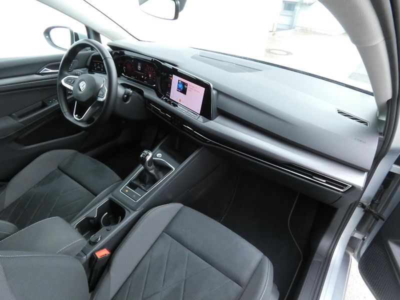 Volkswagen Golf (2021) Style 1,5 TSI 110KW - fotka 20 z 30