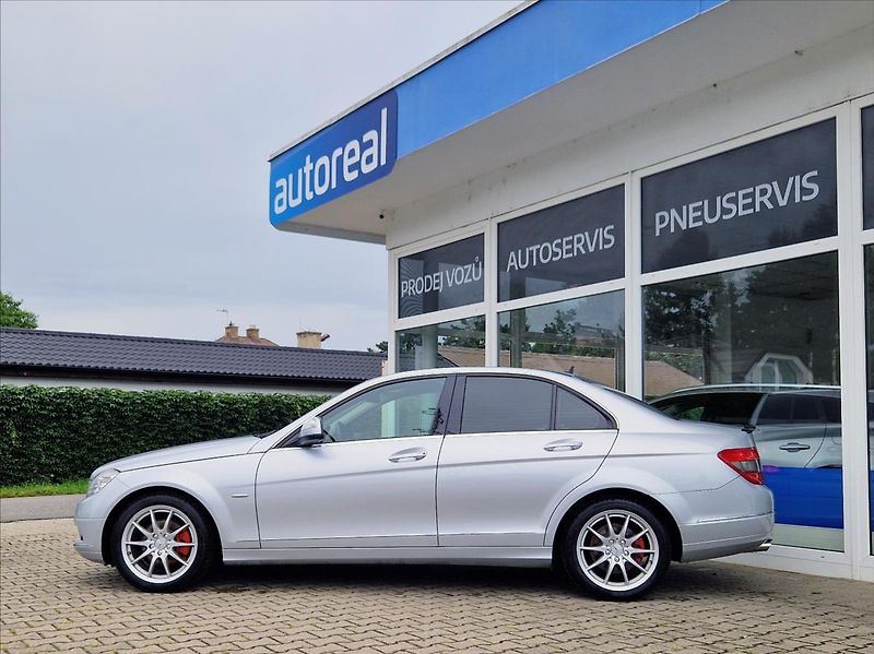 Mercedes-Benz Třídy C 2,2 CDI AVANTGARDE MAN TOPSTAV - fotka 2 z 36