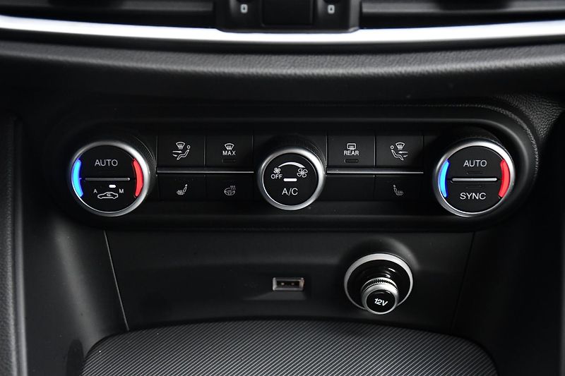 Alfa Romeo Stelvio 2.0TURBO 16V Q4 147kW SPRINT - fotka 28 z 45
