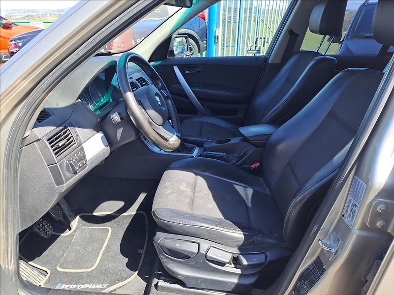 BMW X3 2,0 i 4x4 - fotka 5 z 13