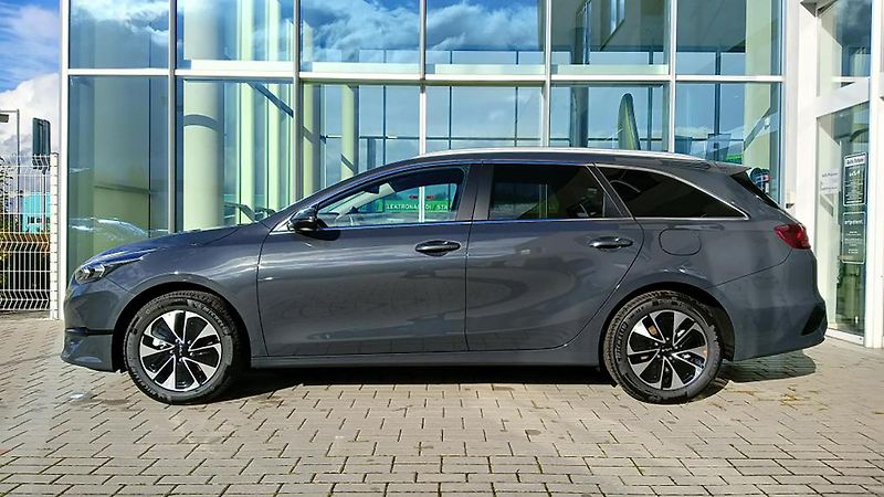 Kia Ceed SW (2025) 1,5 T-GDi 7DCT TOP - fotka 3 z 6