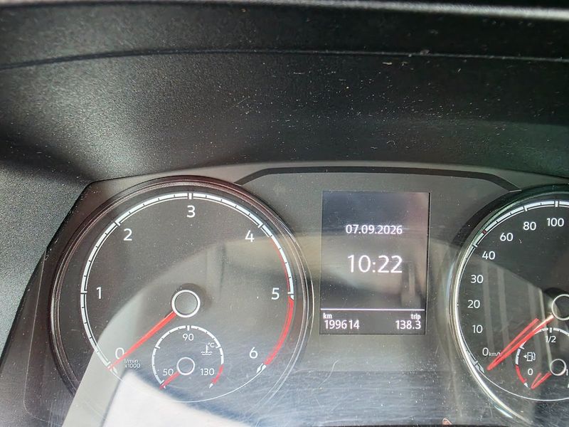 Volkswagen Transporter (2022) T6.1  2.0 TDI 9 míst - fotka 17 z 20