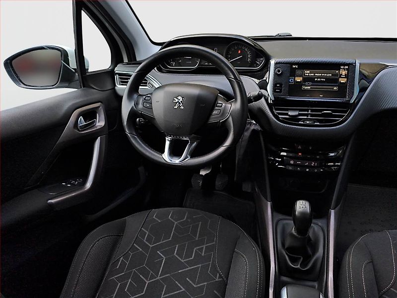 Peugeot 2008 (2016) 1.2 PureTech, Tempomat - fotka 7 z 13