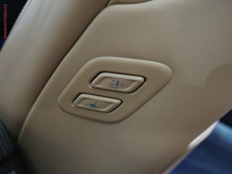 Hyundai Genesis (2017) 3.8 GDI V6 4x4, ČR, Bixen - fotka 29 z 32