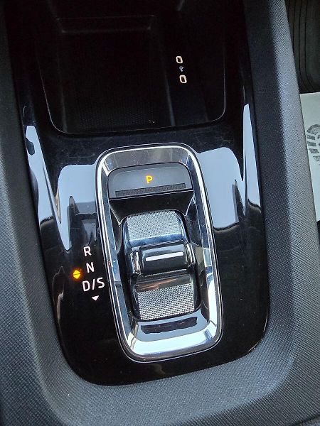 Škoda Octavia 2.0TDi 110kW DSG 1.Maj. ČR - fotka 21 z 39