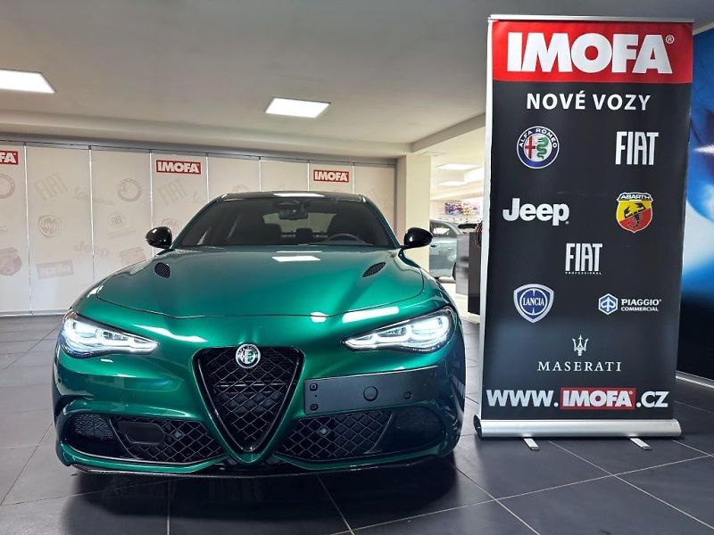 Alfa Romeo Giulia (2026) 2.9 V6 BiTurbo 520k QV Carbon - fotka 2 z 26