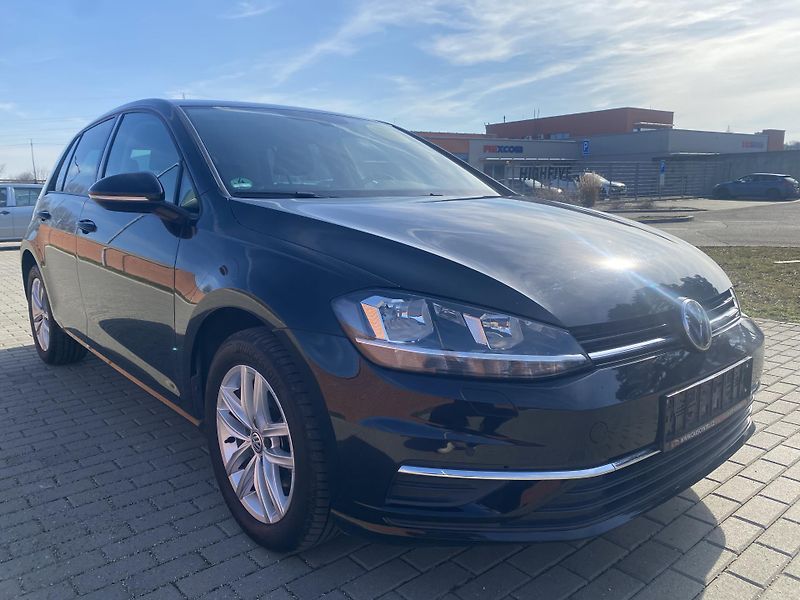 Volkswagen Golf 1.6TDi,PLNÁ VÝB.SUPER STAV!! - fotka 45 z 48