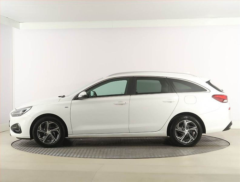 Hyundai i30 (2022) Smart 1.5 T-GDI MHEV - fotka 3 z 20