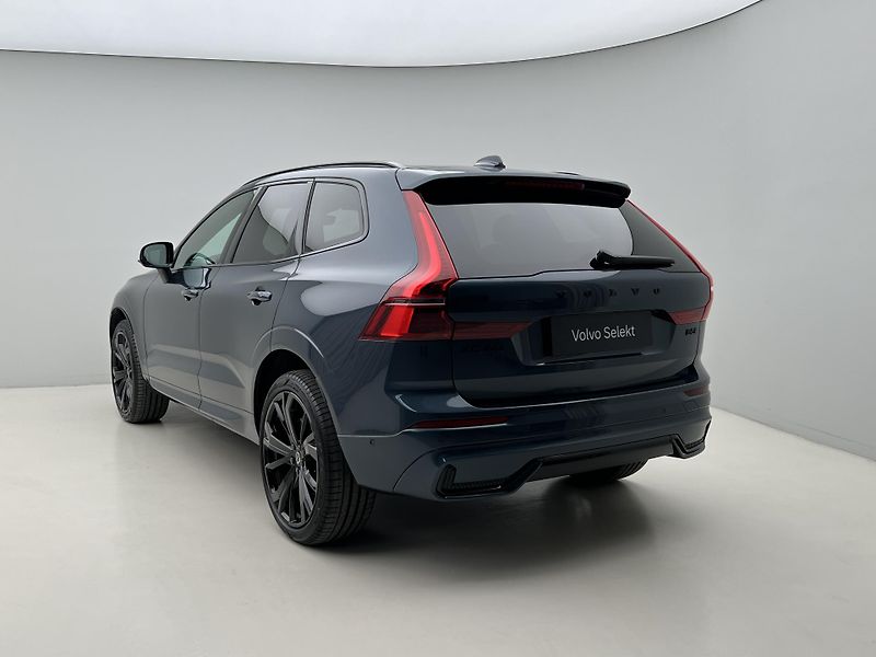 Volvo XC60 B5 AWD BLACK EDITION PLUS AUT  - fotka 11 z 43