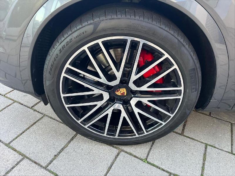 Porsche Cayenne 4,0   V8 S Coupe - fotka 5 z 17
