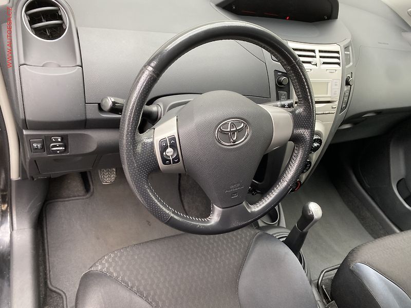Toyota Yaris (2007) 1.8VVT-i, ČR, AC - fotka 12 z 15