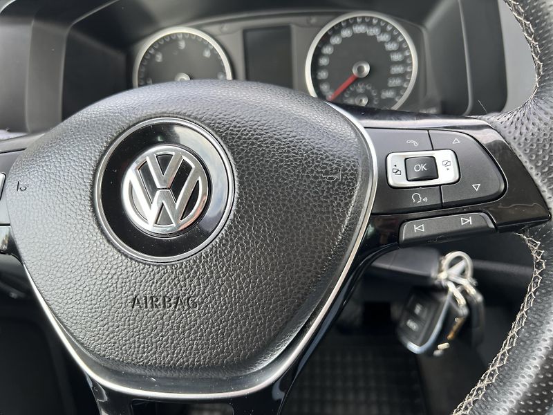 Volkswagen Multivan 2.0TDi 110kw 7MÍST TAŽNÉ ALU - fotka 16 z 38