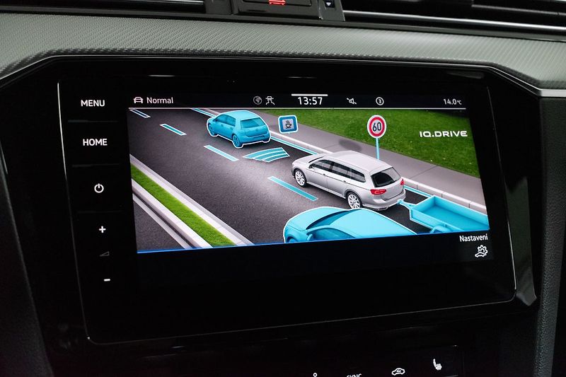 Volkswagen Passat 2.0TDI 147 R-LINE*TAŽNÉ*DPH*ČR - fotka 12 z 45