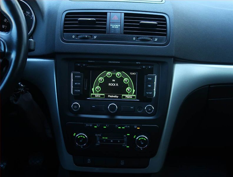 Škoda Yeti (2011) Ambition 1.4 TSI, Serv.kniha - fotka 12 z 21