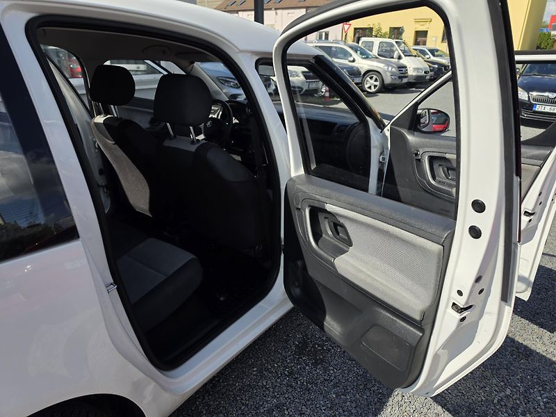 Škoda Roomster 1.2 TDI Kamera TZ - fotka 10 z 18
