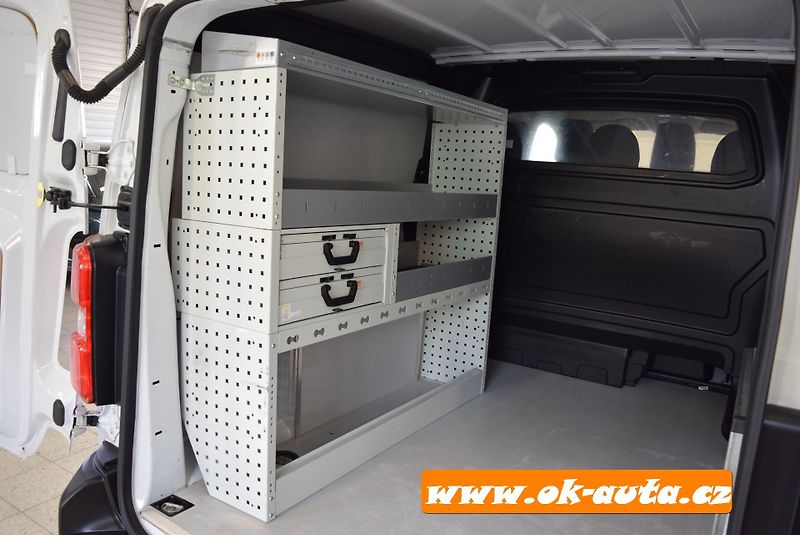 Peugeot Expert 2.0 BHDI LONG 6.MÍST AUTOMAT   - fotka 17 z 56