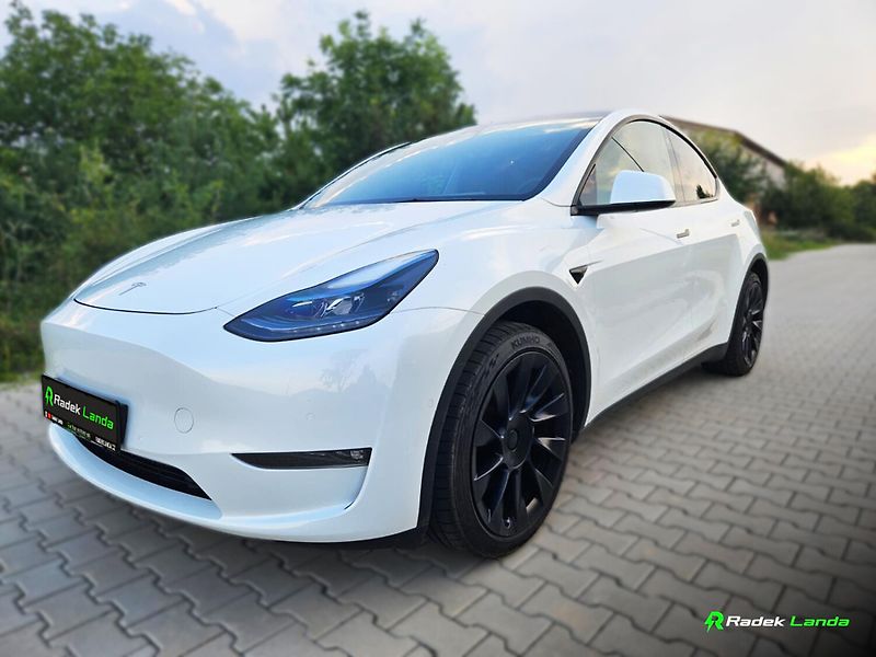 Tesla Model Y (2022) Dual Motor 4×4 (378 kW) - fotka 3 z 13